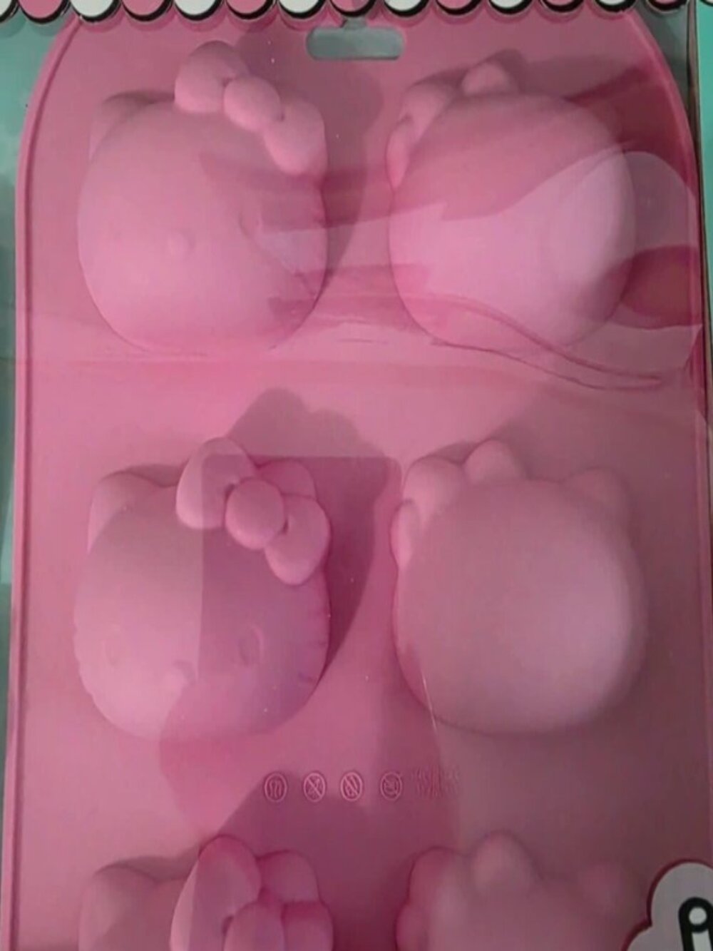 Hello Kitty Hot Cocoa Bombs Set - Picture 3 of 5